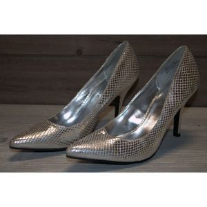 Rampage Silver "Nicki" Heels size 8.5